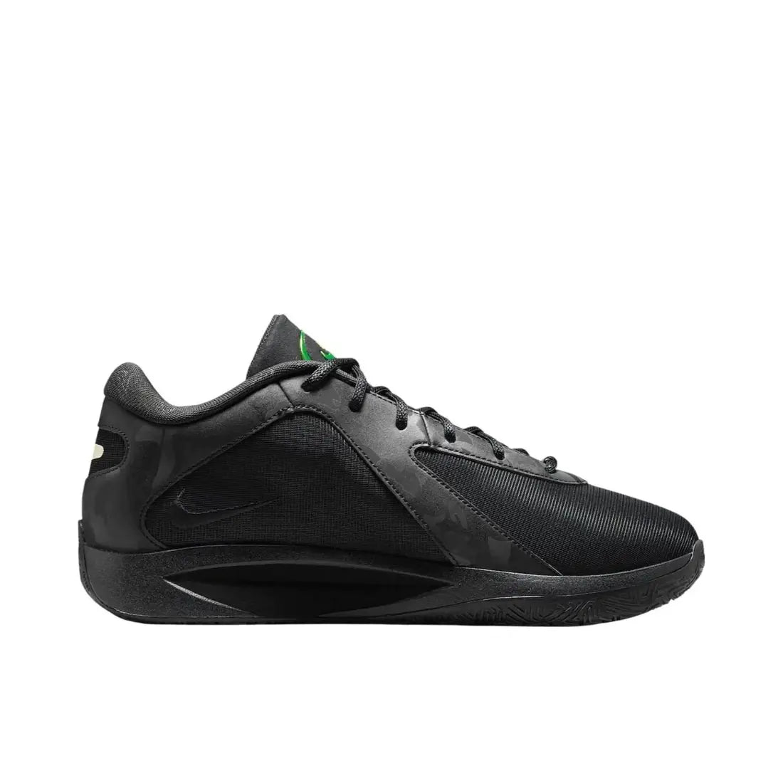 Giannis Freak 6 " Black Label "